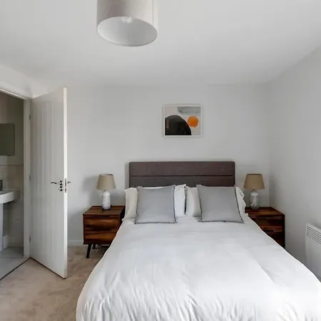 Spacious 1 Bedroom In A Converted Mill * Leeds (West Yorkshire)